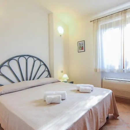Vakantiehuis 3 Bedroom Lovely In Costa Rei -ca- Monte Nai
